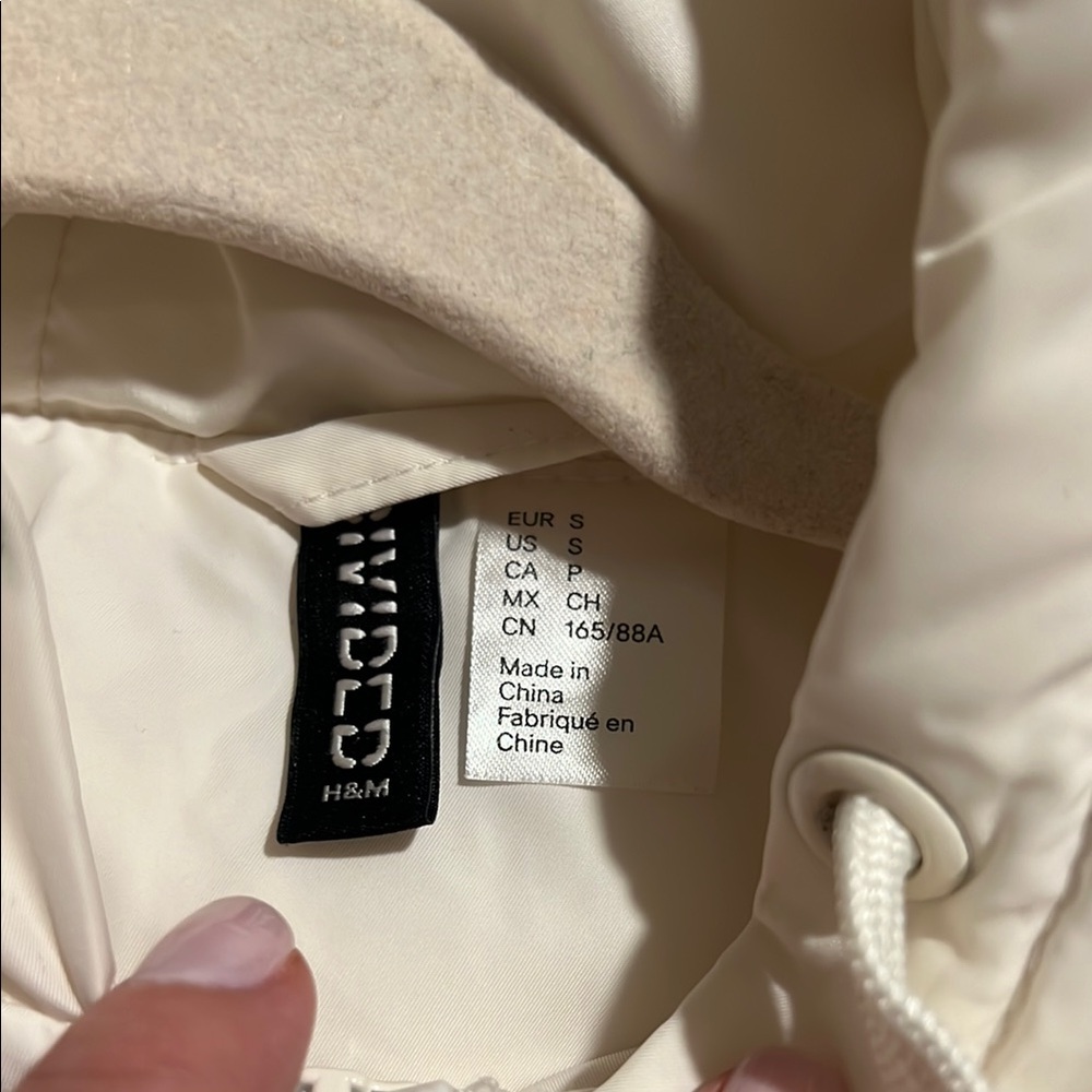 H&M Cream Puffer Jacket - Picture 2 of 2